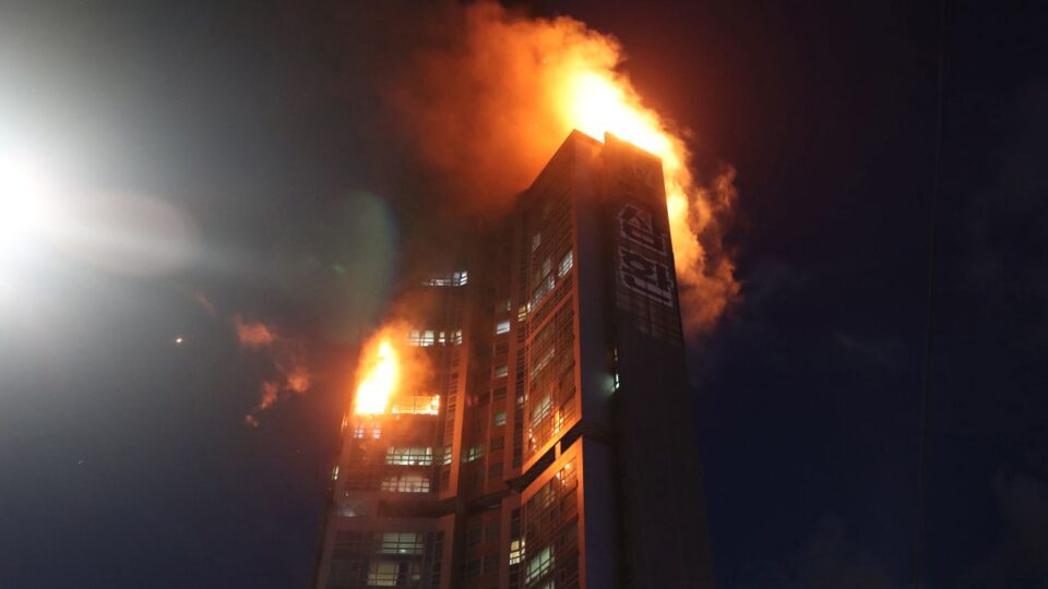 201008205247 01 ulsan apartment fire 1009