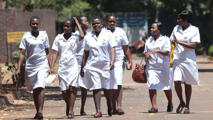 Nurses Walking 11zon
