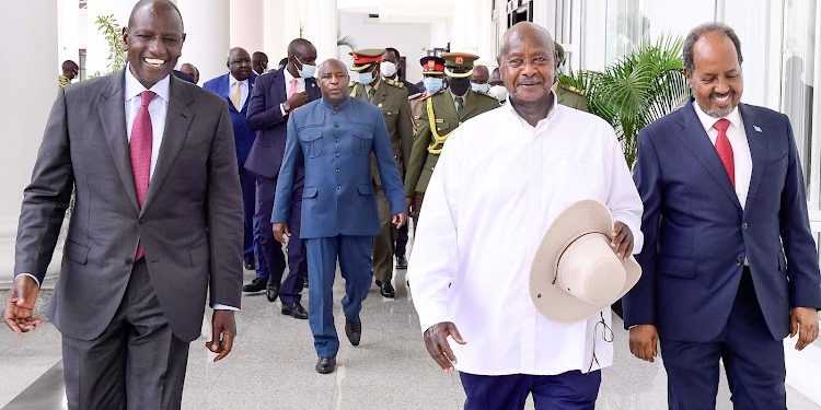 Museveni and Ruto at Entebbe 750x375 1