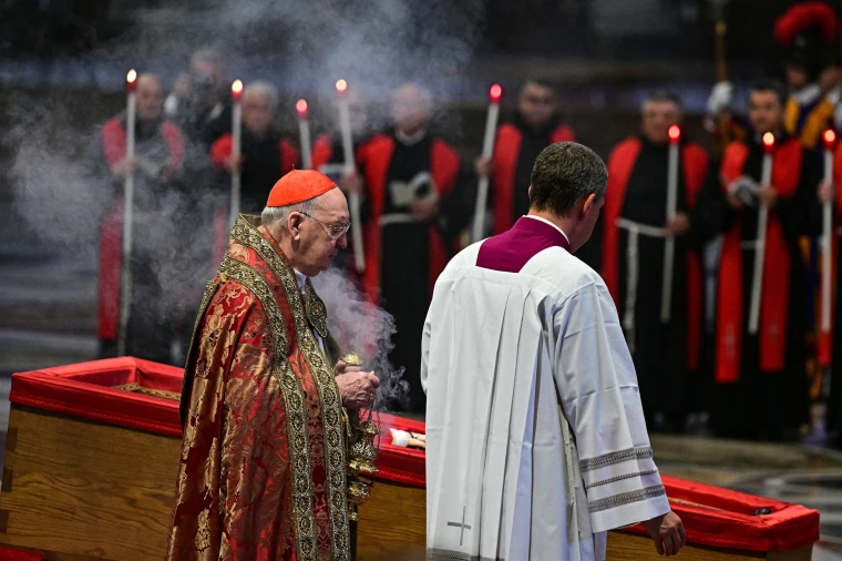 250423 pope mb 0950 fc5038