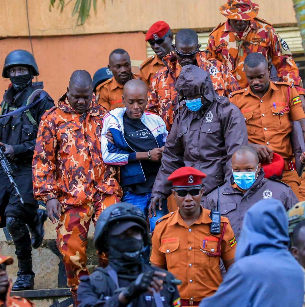 HGA4miCXwAAVFY3_11zon